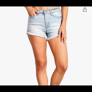 ✨HP✨NWT Celebrity Pink High Rise Frayed Hem Shorts